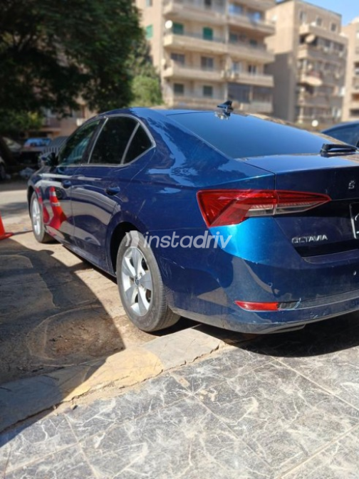 Skoda Octavia 2021 Dark Blue Automatic Used for Sale in Mohandessin - 5