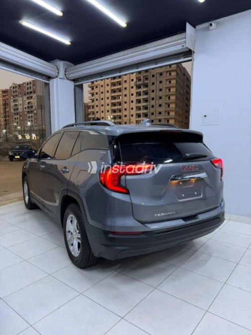 Gmc Terrain 2018 Gray Automatic Used for Sale in Cairo - 7