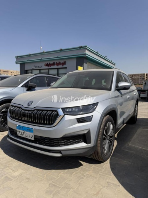Skoda Kodiaq 2023 Silver Automatic Used for Sale in Cairo - 2