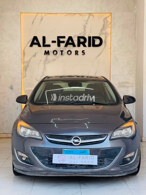 Opel Astra 2015 Gray Automatic Used for Sale in Greater Cairo ( Cairo + Giza) - 3