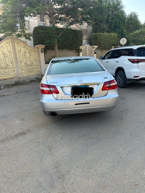 Mercedes E 200 2013 Silver Automatic Used for Sale in Greater Cairo ( Cairo + Giza) - 5