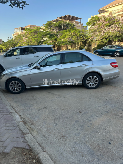 Mercedes E 200 2013 Silver Automatic Used for Sale in Greater Cairo ( Cairo + Giza) - 8