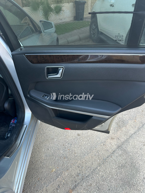 Mercedes E 200 2013 Silver Automatic Used for Sale in Greater Cairo ( Cairo + Giza) - 9