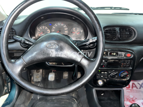 Hyundai Accent 2002 Green Manual Used for Sale in Greater Cairo ( Cairo + Giza) - 4