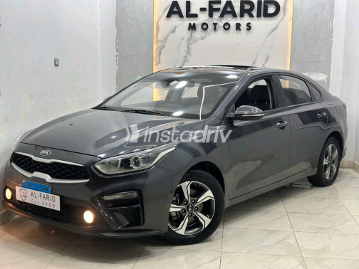 كيا سيراتو 2019 رمادي غامق أوتوماتيك مستعملة للبيع في القاهرة الكبرى ( القاهرة - الجيزة) - 5