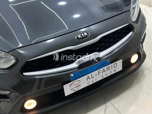 كيا سيراتو 2019 رمادي غامق أوتوماتيك مستعملة للبيع في القاهرة الكبرى ( القاهرة - الجيزة) - 8