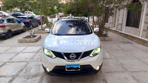 Nissan Qashqai 2017 White Automatic Used for Sale in Nasr city - 3