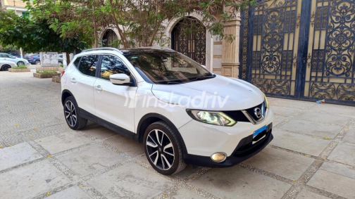Nissan Qashqai 2017 White Automatic Used for Sale in Nasr city - 4
