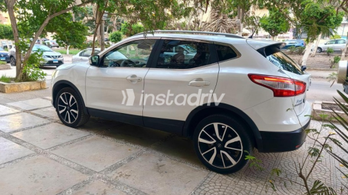Nissan Qashqai 2017 White Automatic Used for Sale in Nasr city - 7