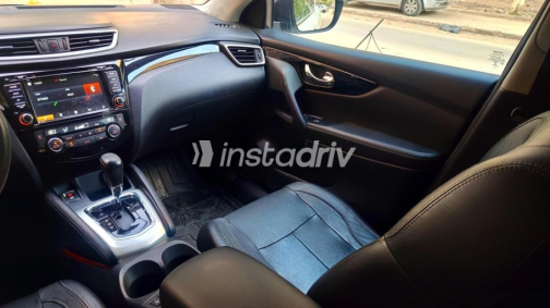Nissan Qashqai 2017 White Automatic Used for Sale in Nasr city - 9