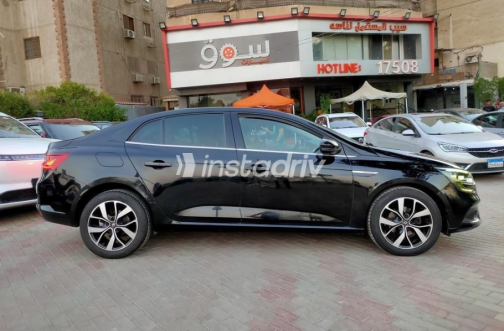 Renault Megane 2021 Black Automatic Used for Sale in Cairo - 3