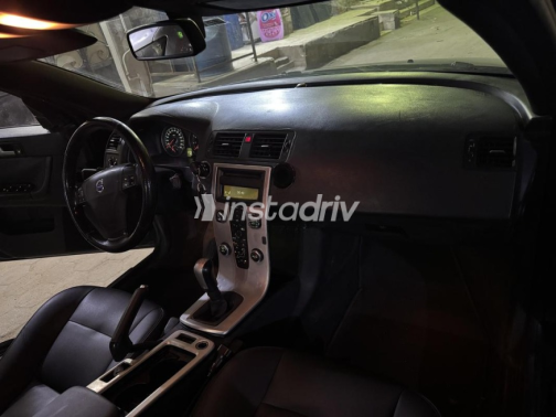 فولفو S40 2010 أسود يدوي مستعملة للبيع في الجيزة - 7