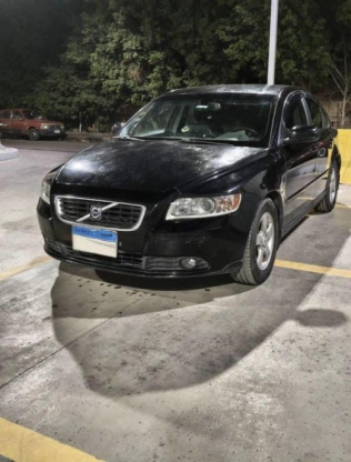 Volvo S40 2010 Black Manual Used for Sale in Giza