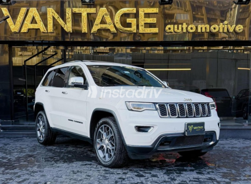 Jeep Grand Cherokee 2022 White Automatic Used for Sale in Cairo - 3