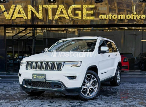 Jeep Grand Cherokee 2022 White Automatic Used for Sale in Cairo - 4