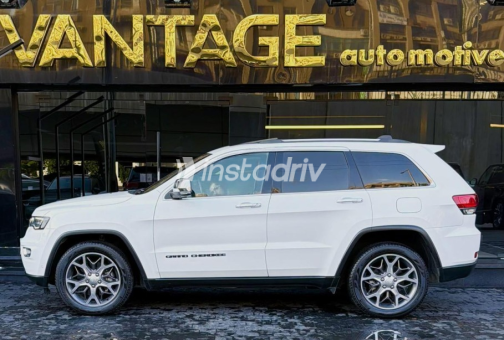 Jeep Grand Cherokee 2022 White Automatic Used for Sale in Cairo - 6