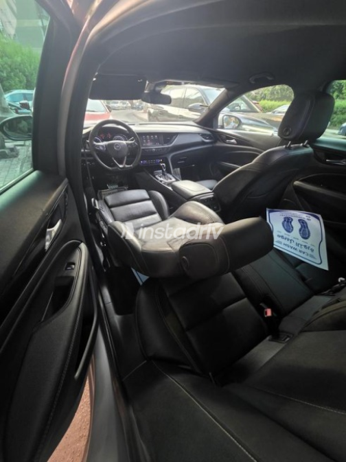 Opel Insignia 2020 Silver Automatic Used for Sale in Sheraton - 5