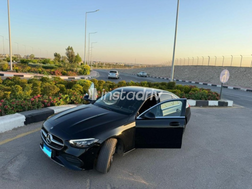 مرسيدس C 200 2023 أسود أوتوماتيك مستعملة للبيع في القاهرة - 3