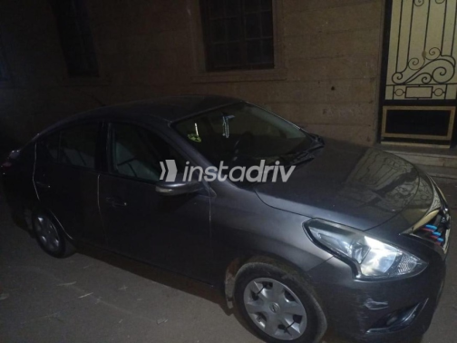 Nissan Sunny 2016 Bronze Automatic Used for Sale in Cairo - 6