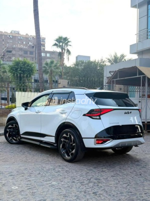 Kia Sportage 2025 Silver Manual Used for Sale in Mohandessin - 3