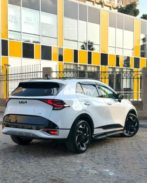 Kia Sportage 2025 Silver Manual Used for Sale in Mohandessin - 4