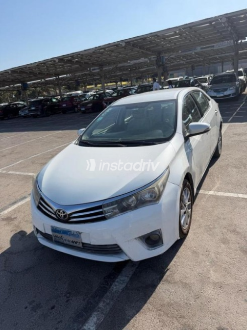 Toyota Corolla 2016 White Automatic Used for Sale in Alexandria - 2