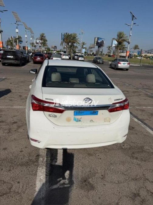 Toyota Corolla 2016 White Automatic Used for Sale in Alexandria - 6