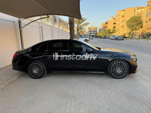 Mercedes E 200 2024 Black Automatic Used for Sale in Sheikh Zayed City - 2
