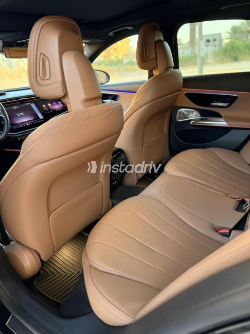 Mercedes E 200 2024 Black Automatic Used for Sale in Sheikh Zayed City - 6