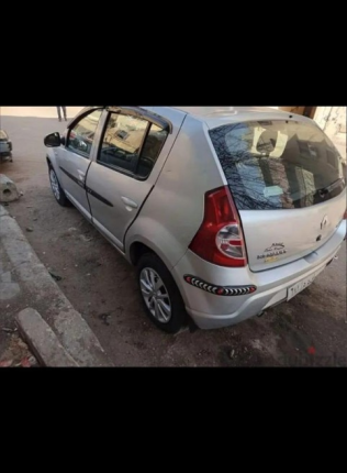 رينو سانديرو 2014 فضي أوتوماتيك مستعملة للبيع في القاهرة الكبرى ( القاهرة - الجيزة)