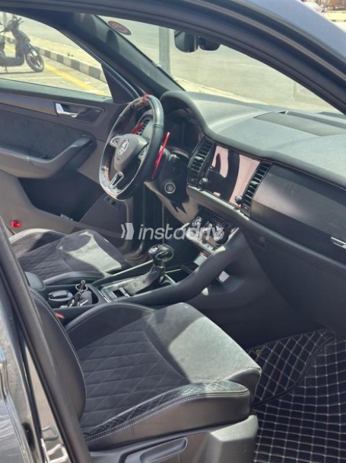 Skoda Kodiaq 2020 White Automatic Used for Sale in Mokattam - 6