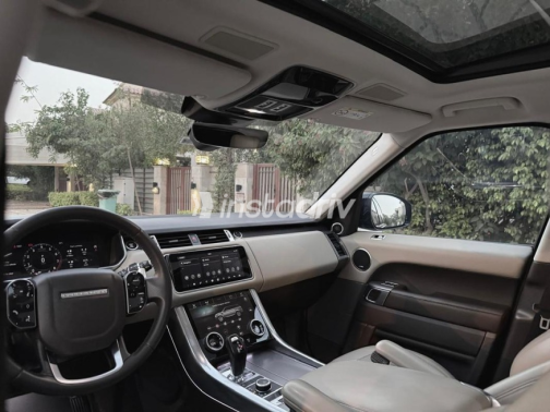 Land Rover Range Rover Sport 2020 Black Automatic Used for Sale in Cairo - 7