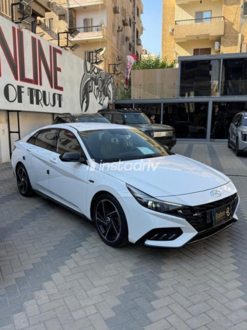 Hyundai Avante 2021 White Automatic Used for Sale in Nasr city - 3