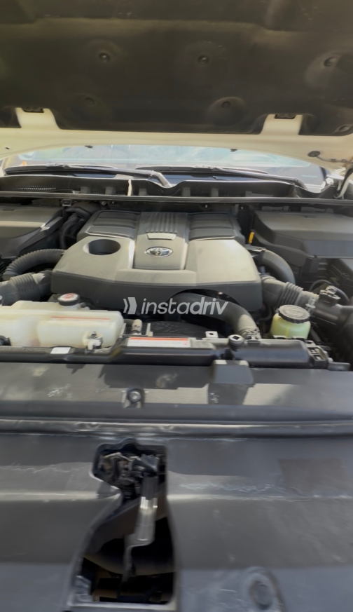 Toyota Land Cruiser 2023 White Automatic Used for Sale in Greater Cairo ( Cairo + Giza) - 2