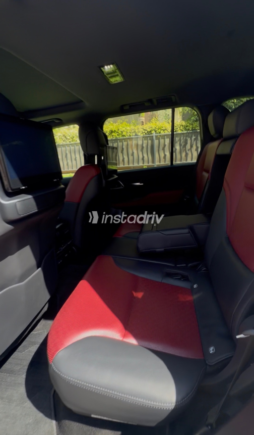 Toyota Land Cruiser 2023 White Automatic Used for Sale in Greater Cairo ( Cairo + Giza) - 3