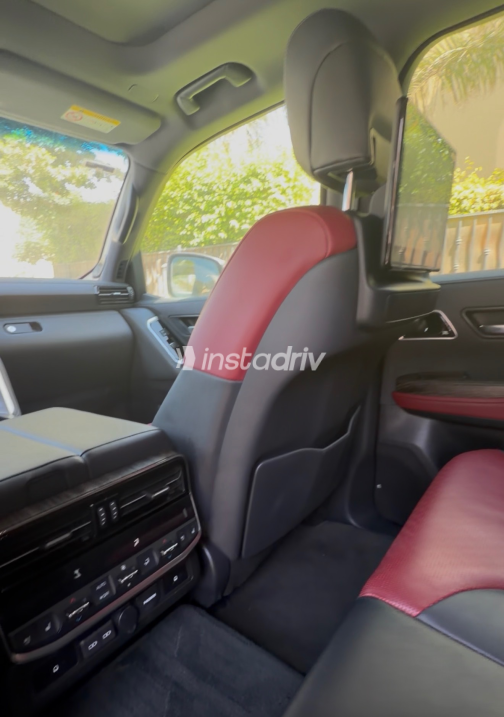 Toyota Land Cruiser 2023 White Automatic Used for Sale in Greater Cairo ( Cairo + Giza) - 5