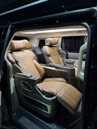 Kia Carnival 2025 Black Automatic Used for Sale in Greater Cairo ( Cairo + Giza)