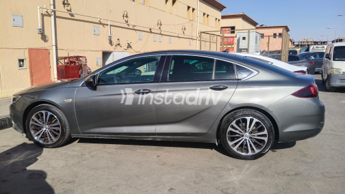 Opel Insignia 2019 Gray Automatic Used for Sale in Greater Cairo ( Cairo + Giza) - 3