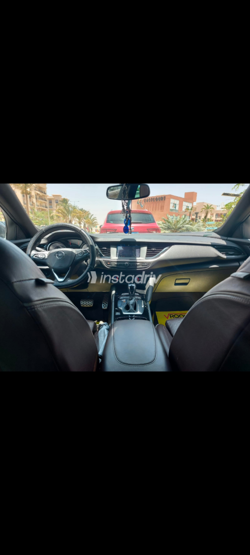 Opel Insignia 2019 Gray Automatic Used for Sale in Greater Cairo ( Cairo + Giza) - 4