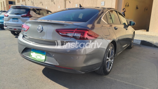 Opel Insignia 2019 Gray Automatic Used for Sale in Greater Cairo ( Cairo + Giza) - 5