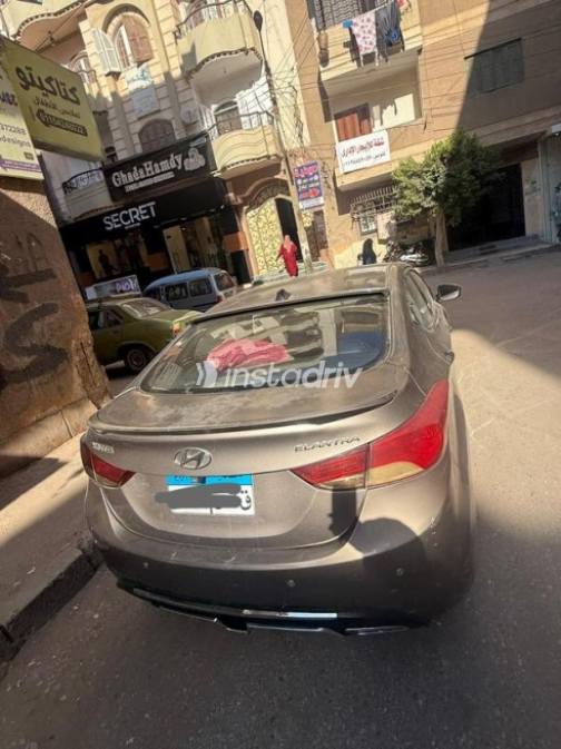 Hyundai Elantra MD 2012 Bronze Automatic Used for Sale in Banha - 4