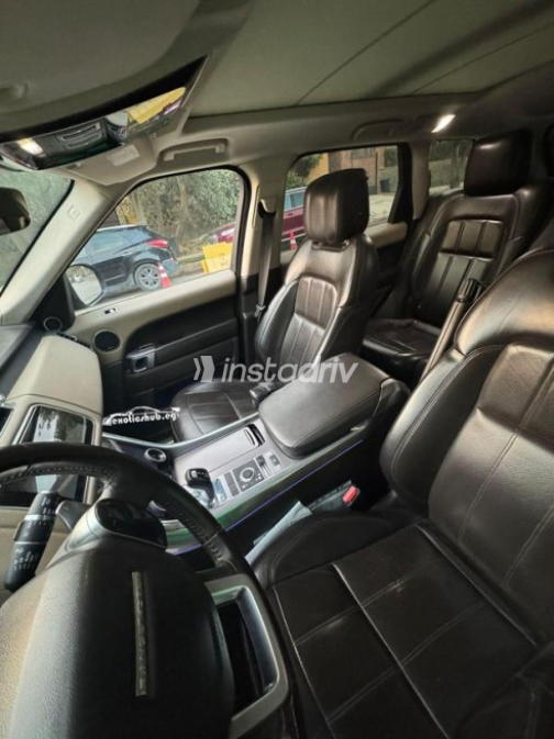 Land Rover Range Rover Sport 2020 Gray Automatic Used for Sale in Sheikh Zayed City - 3