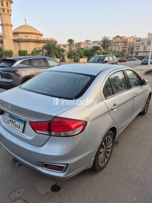 سوزوكى سياز 2024 فضي أوتوماتيك مستعملة للبيع في القاهرة - 2