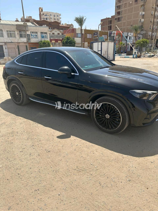 مرسيدس GLC 300 2025 أسود أوتوماتيك مستعملة للبيع في القاهرة الكبرى ( القاهرة - الجيزة) - 1
