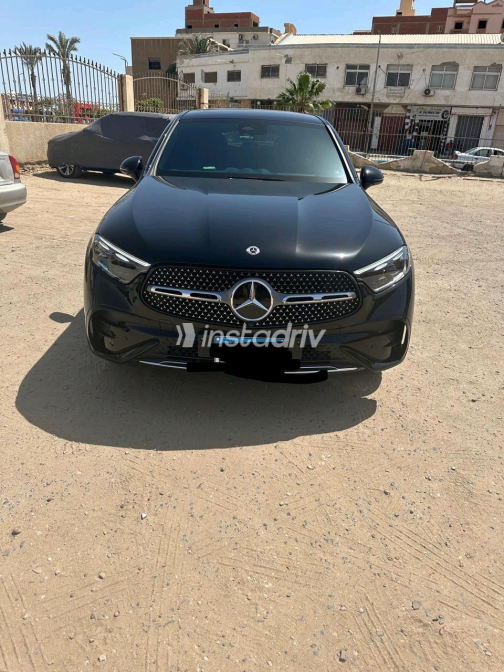 مرسيدس GLC 300 2025 أسود أوتوماتيك مستعملة للبيع في القاهرة الكبرى ( القاهرة - الجيزة) - 3