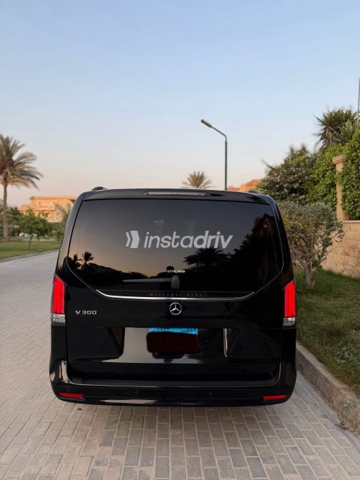 Mercedes 300 2026 Black Automatic Used for Sale in Greater Cairo ( Cairo + Giza) - 5
