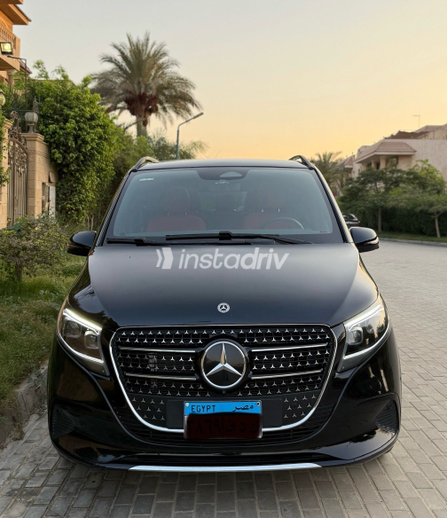 Mercedes 300 2026 Black Automatic Used for Sale in Greater Cairo ( Cairo + Giza) - 8