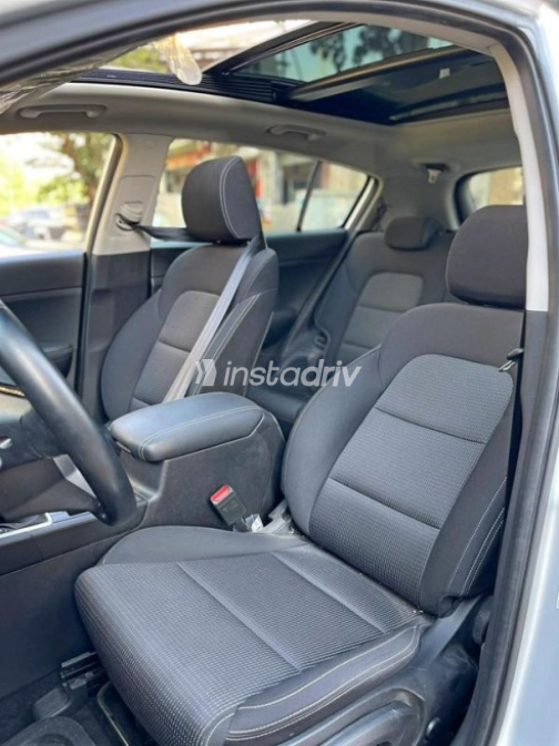 Kia Sportage 2022 Silver Automatic Used for Sale in Nasr city - 3