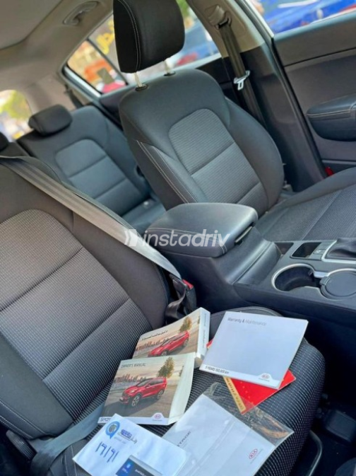 Kia Sportage 2022 Silver Automatic Used for Sale in Nasr city - 6