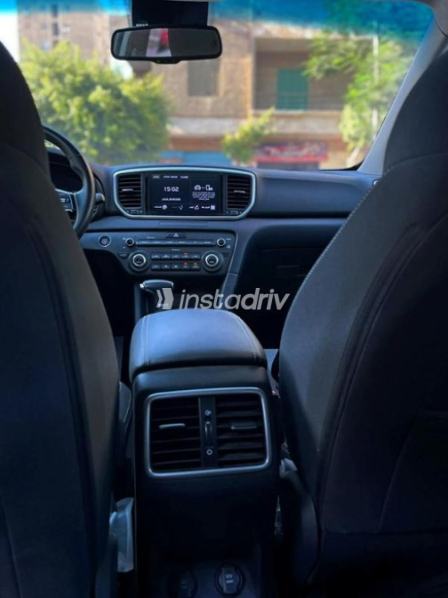 Kia Sportage 2022 Silver Automatic Used for Sale in Nasr city - 8